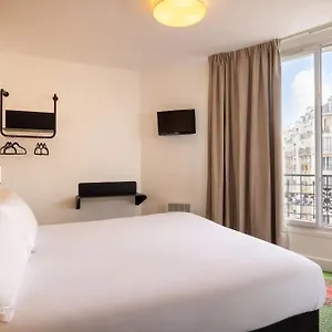 3* מלון Korner Eiffel